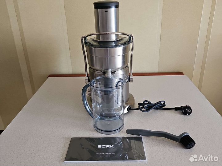 Соковыжималка Bork S800