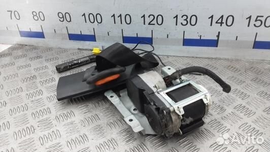 Ремень безопасности с пиропатроном сиденья передне