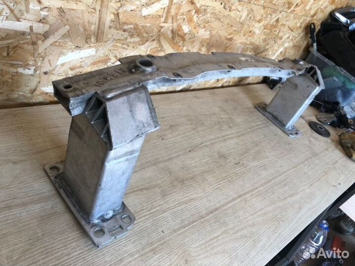 Усилитель передний Porsche Cayenne 3