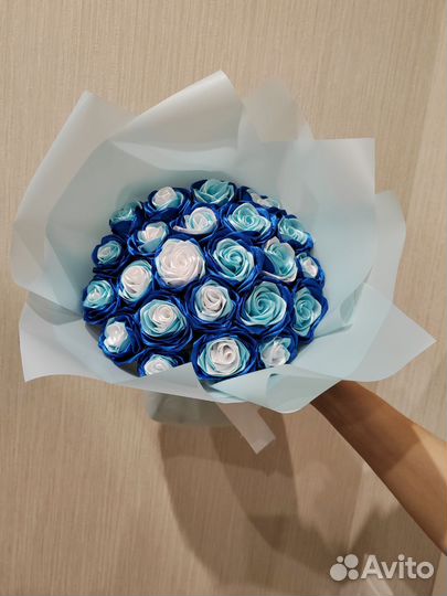 Розы из атласных лент