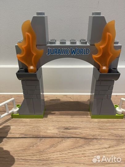 Lego duplo побег динозавров