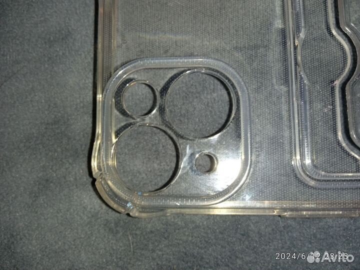 Чехол прозрачный на iPhone 13