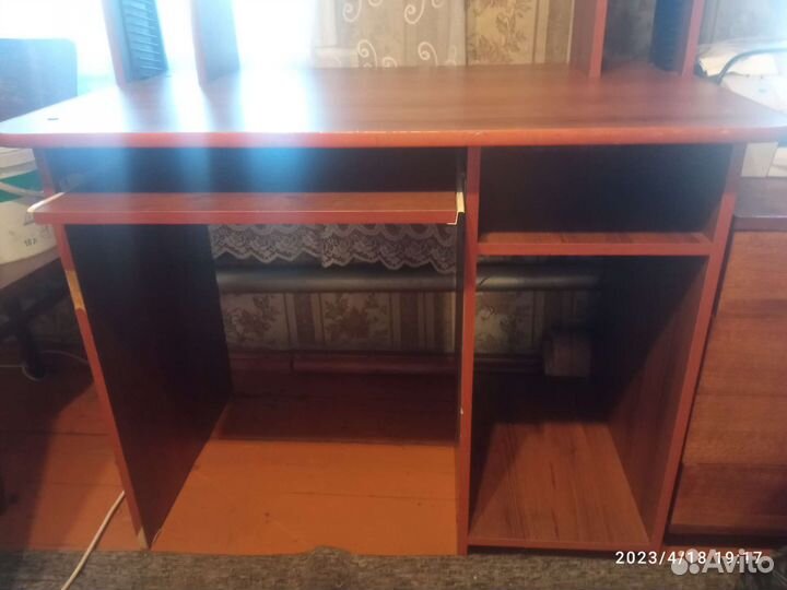 Компьютерный стол