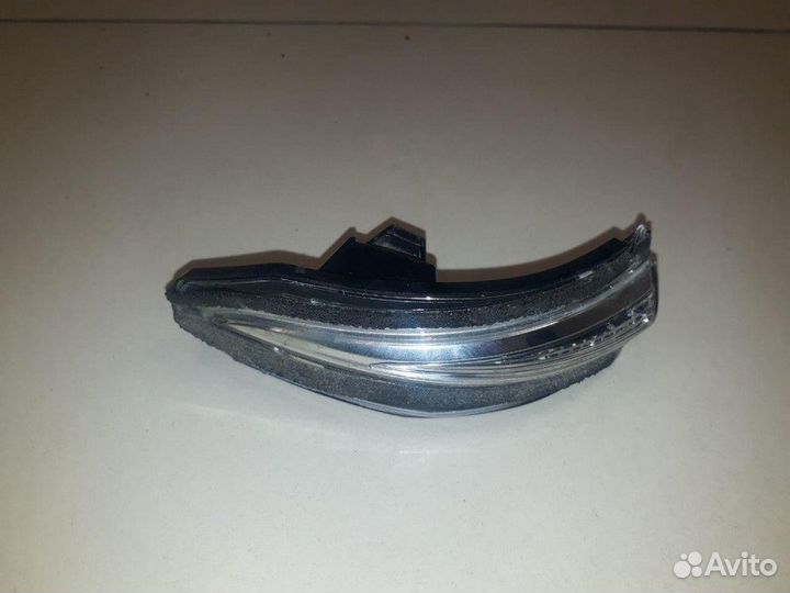 Повторитель указателя поворота в зеркало левый