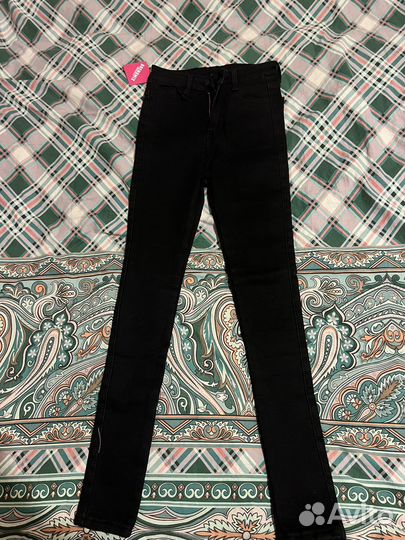 Джинсы женскин