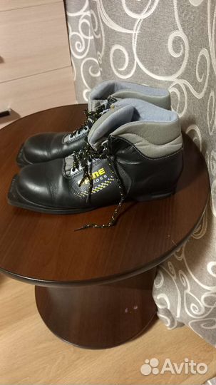 Лыжные ботинки