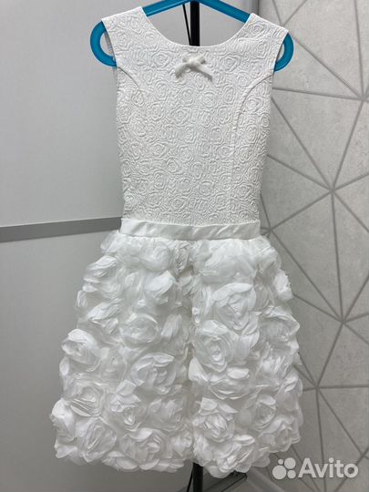 Платье нарядное белое 140 146
