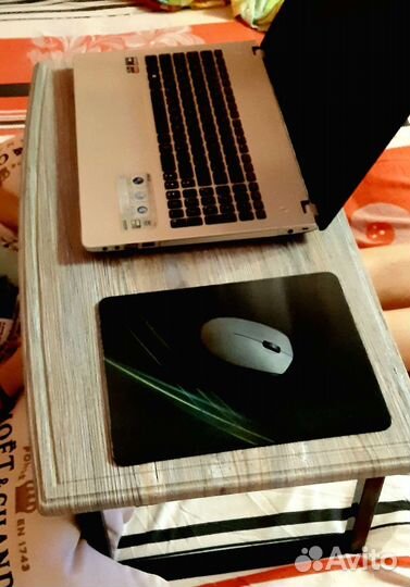 Компьютерные столы для ноутбука