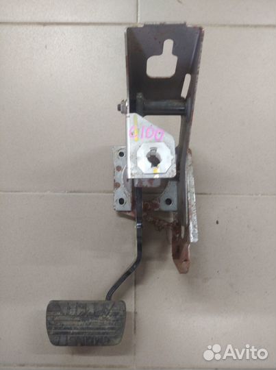 Педаль тормоза Chevrolet Captiva C100 АКПП