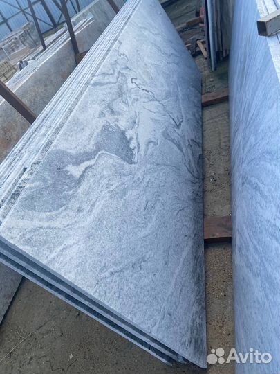 Каменная столешница гранит Viscon White