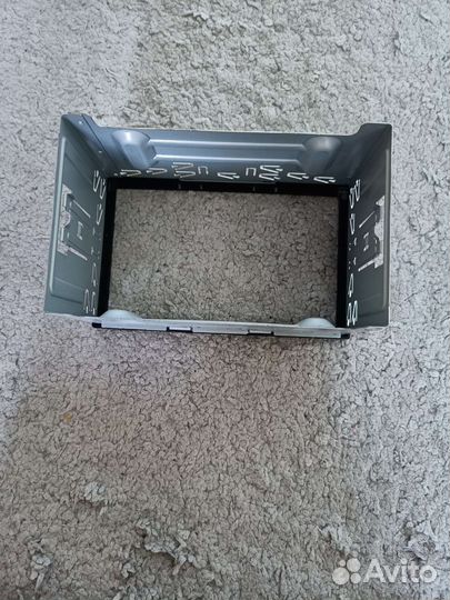Рамка на автомагнитолу