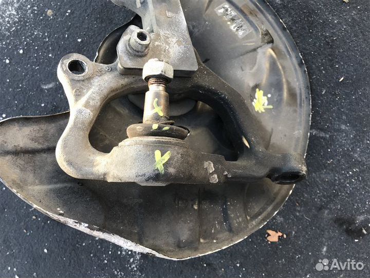 Ступица передняя левая Mercedes-Benz E-Class W211