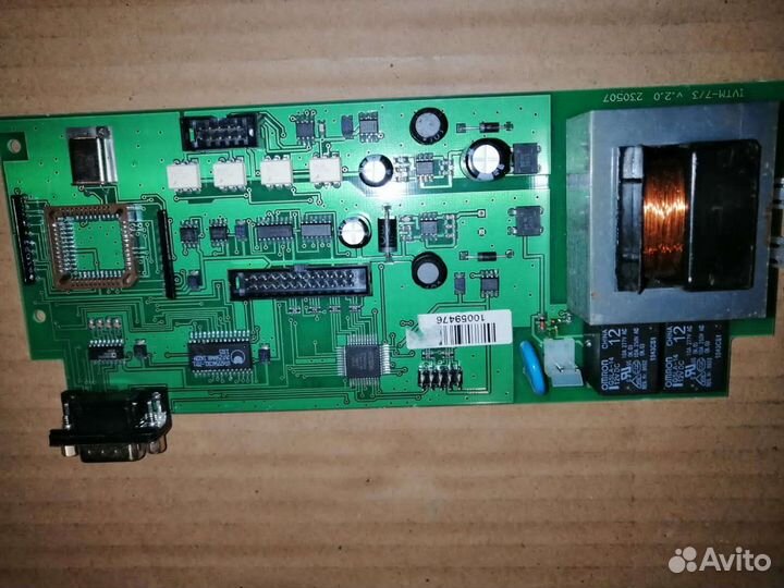 Коробка с платами от радиоэлектроники