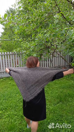 Оренбургский платок козий пух размер 100-100