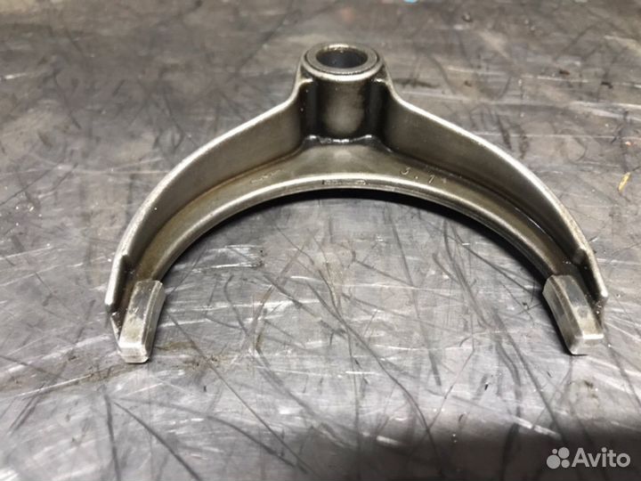 Вилка пятой передачи Ford Focus 2 2005-2011