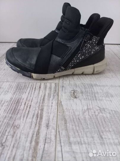 Лёгкие ботиночки для девочки ecco 30размер