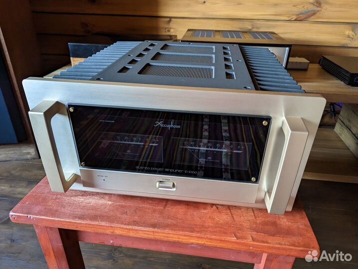 Accuphase P-1000 усилитель мощности