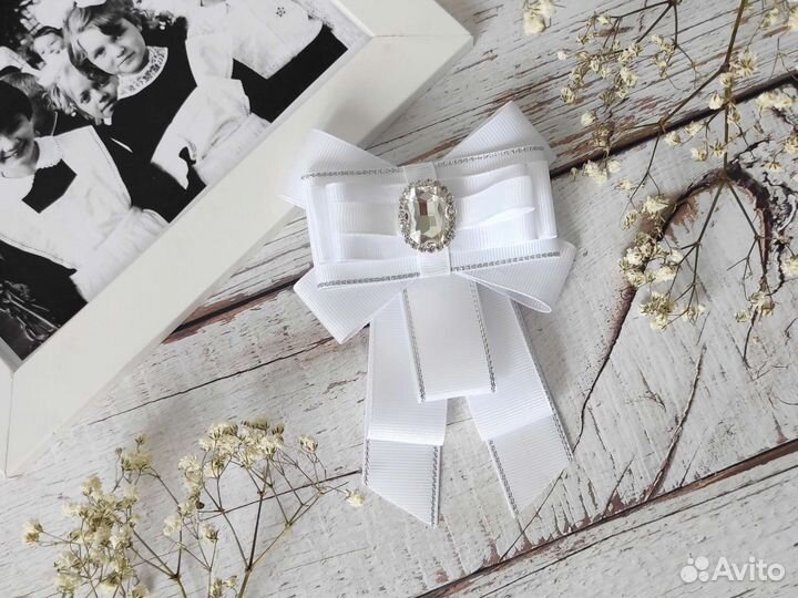 Школьный галстук брошь для девочки школьная форма