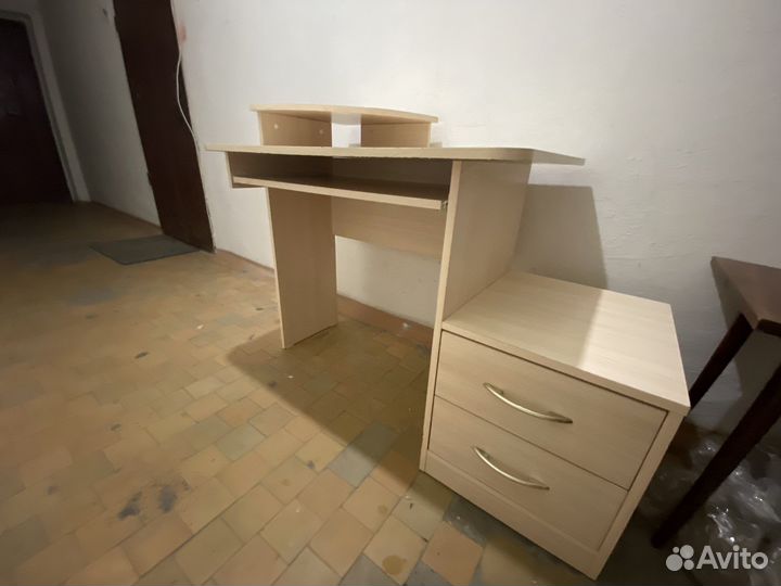 Компьютерный стол