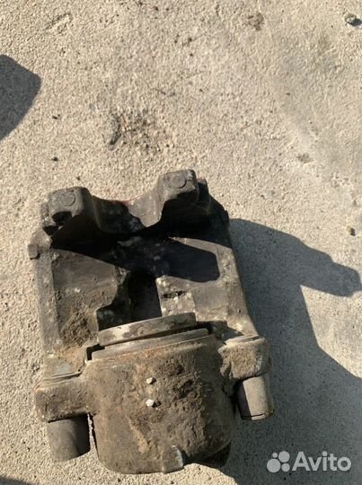 Суппорт передний левый bmw 5 e39