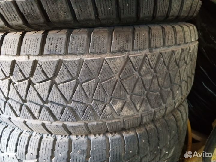 Bridgestone Blizzak Ice 265/65 R17