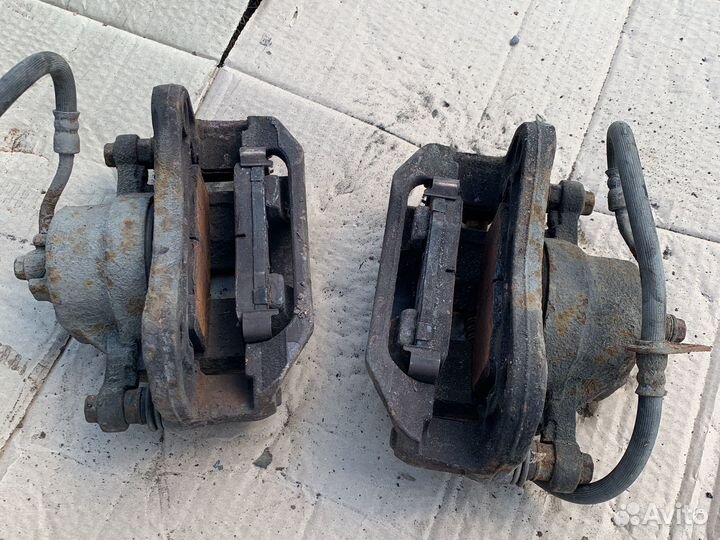 Суппорт передний правый левый kia rio 2