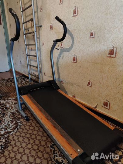 Механическая беговая дорожка
