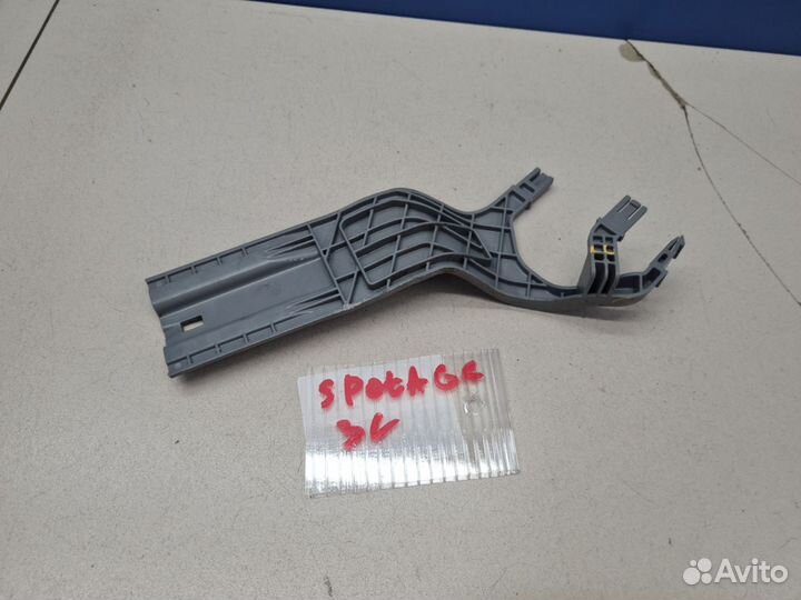 Кронштейн замка двери задний левый KIA Sportage 20