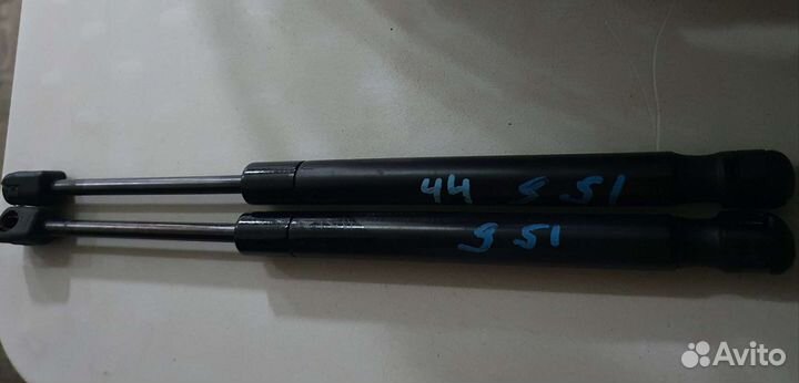 Гидравлический подьемник для капота на Infiniti fx