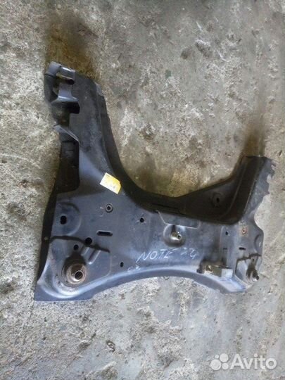 Подрамник Nissan Note E11