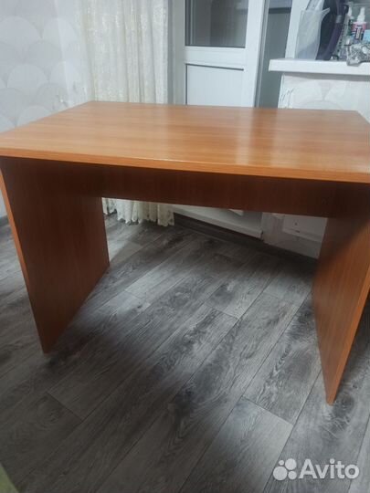 Письменный стол