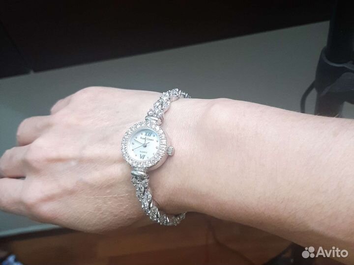 Серебряные часы