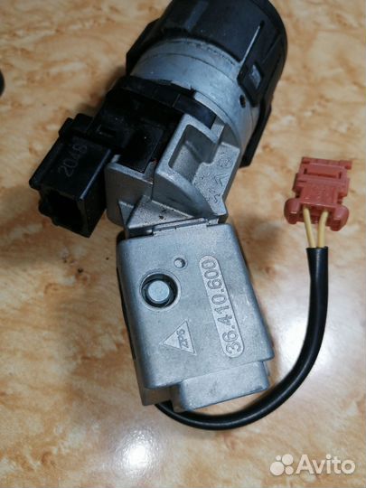 Замок зажигания 2 ключа личинка двери пежо 308