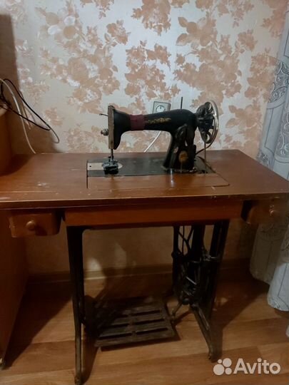 Швейная машина Подольск ножная