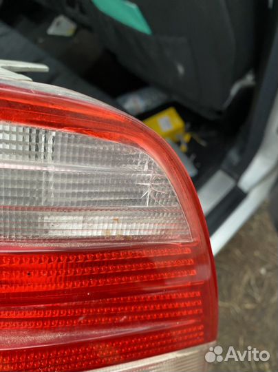 Задний фонарь w140