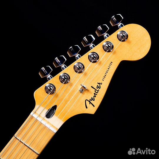 Fender Player Plus Stratocaster HSS MN 3-Color Sun