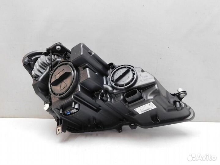 Фара левая Mercedes-Benz E-Class