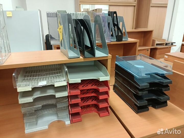 Много лотков для бумаг, разных А4 Б.У