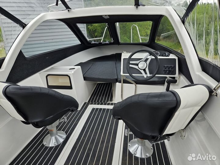 Катер Phoenix 530HT с мотором Mercury F 75 elpt