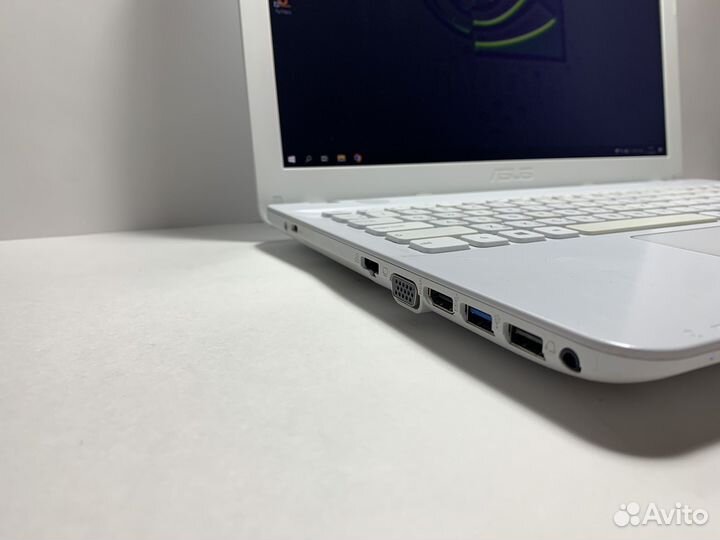 Игровой ноутбук Asus i3/6gb/2видеокарты/ssd512