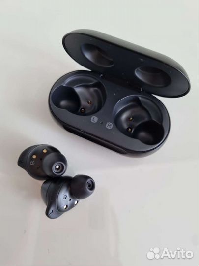 Беспроводные наушники samsung buds SM-R170