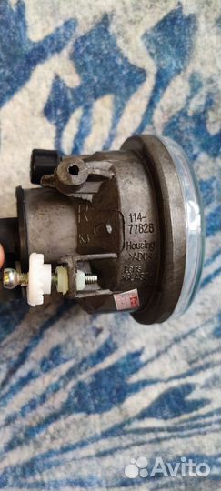 Фара противотуманная правая Toyota Prius nhw20