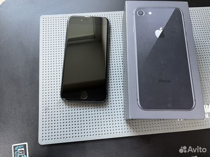 iPhone 8, 64 ГБ