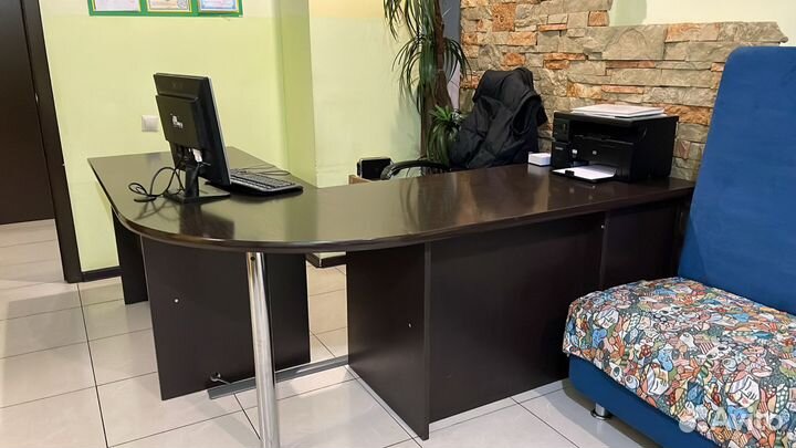 Офисный стол