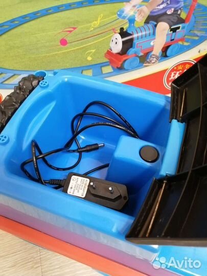 Игрушка для мальчика паровоз с рельсами