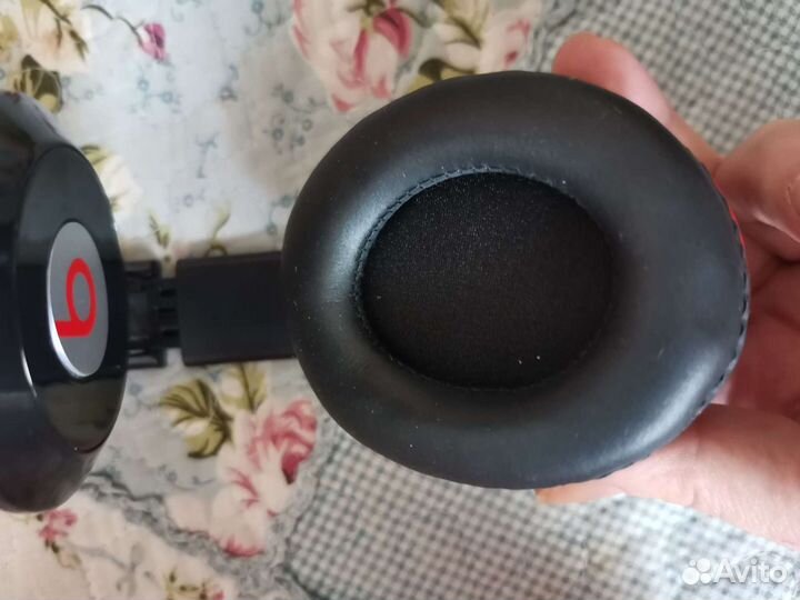 Беспроводные наушники beats