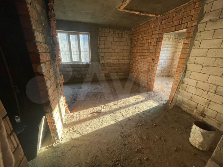 4-к. квартира, 90 м², 1/6 эт.