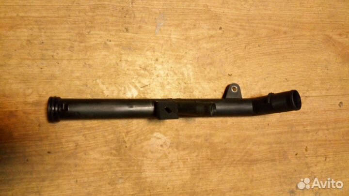 Патрубок системы охлаждения Рено К4М