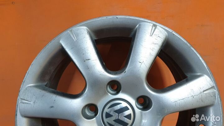 Есть трещина. Диски Volkswagen 17 диаметр 5х130, ц