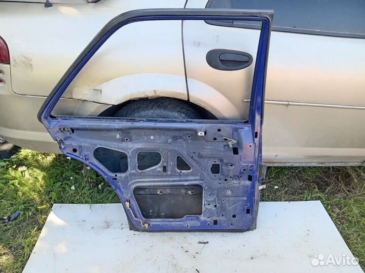 Дверь задняя левая на мерседес 260